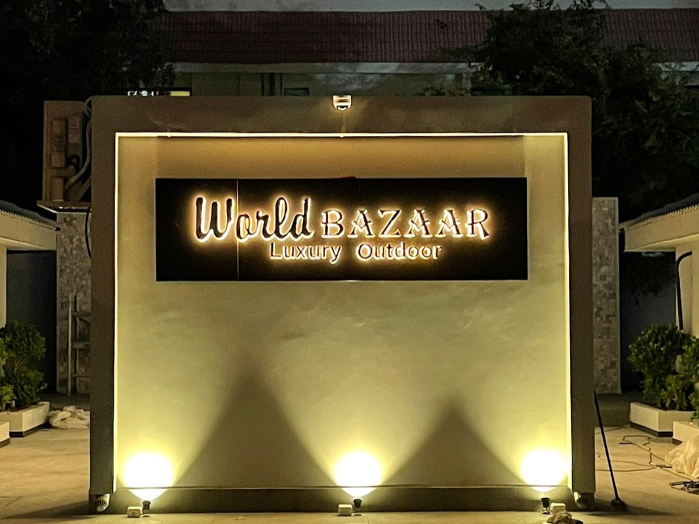 World Bazaar Luxury Outdoor